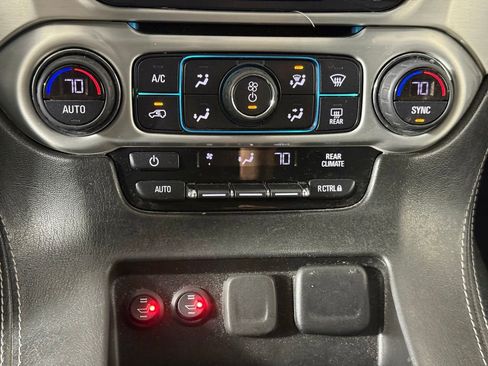 Used 2020 GMC Yukon XL SLE w/ SLE Value Package AWD/4WD image 16