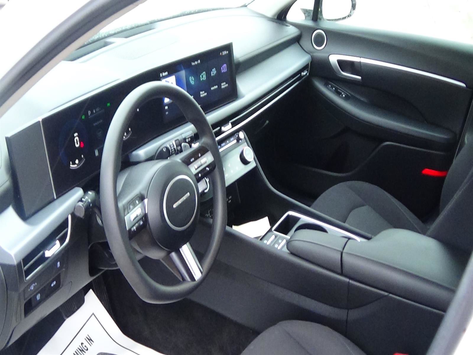 Used 2025 Hyundai Sonata SEL FWD image 15