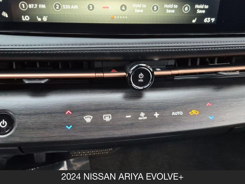 Used 2024 Nissan Ariya FWD image 24