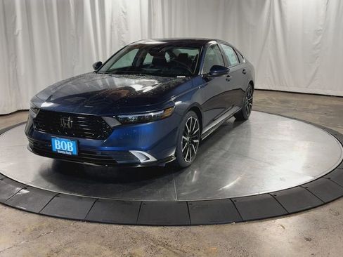 New 2025 Honda Accord Touring image 4