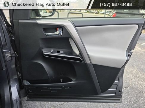 Used 2017 Toyota RAV4 Limited image 43