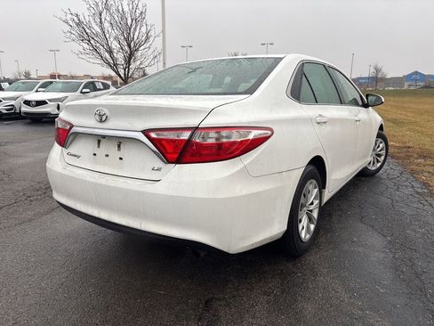 Used 2015 Toyota Camry LE image 9