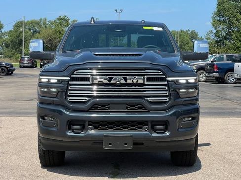 Used 2025 RAM 2500 Laramie AWD/4WD image 36