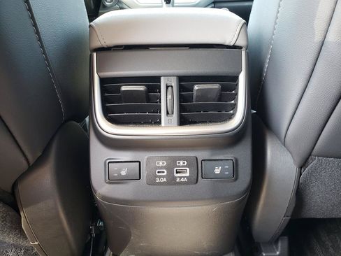 Used 2024 Subaru Outback Limited AWD/4WD image 6