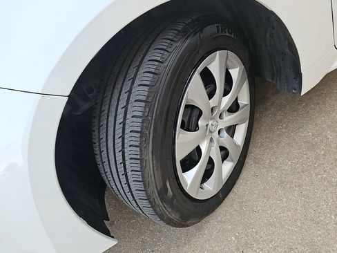 Used 2024 Toyota Corolla LE FWD image 32