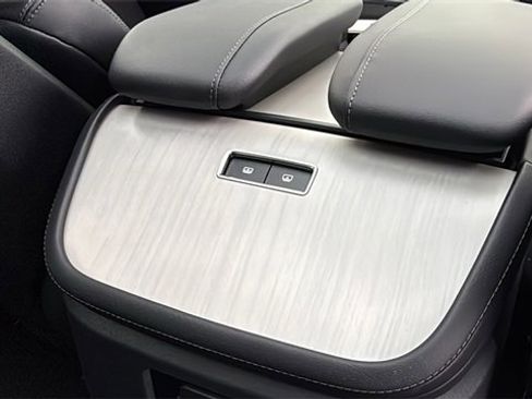 New 2025 Lincoln Navigator L Reserve image 13