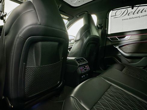 Used 2021 Audi S6 Prestige w/ Prestige Package image 23