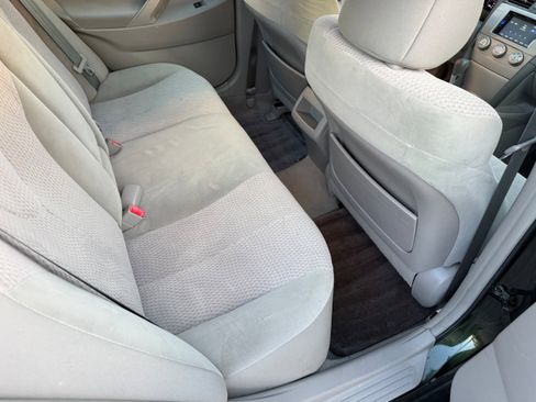 Used 2011 Toyota Camry LE image 10