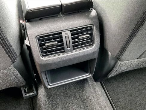 Used 2024 Nissan Rogue S FWD image 16