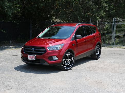 Used 2019 Ford Escape SEL FWD image 1