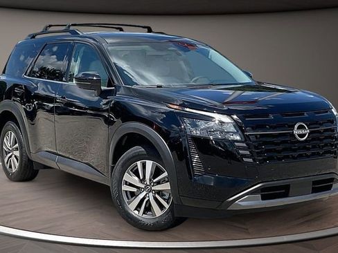 New 2026 Nissan Pathfinder SL AWD/4WD image 2