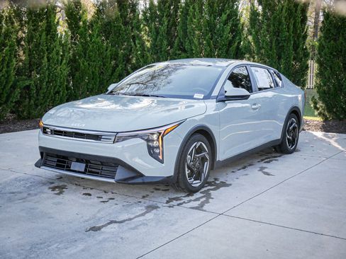 Used 2025 Kia K4 EX image 5