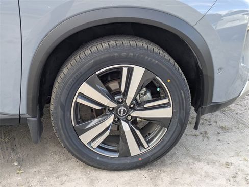 Used 2023 Nissan Rogue Platinum w/ Platinum Premium Package image 9