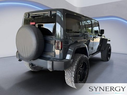 Used 2016 Jeep Wrangler Unlimited Sahara w/ Max Tow Package AWD/4WD image 5