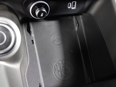 Used 2024 Alfa Romeo Tonale Ti w/ Premium Interior Package image 11