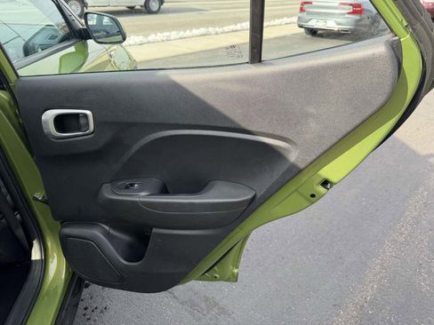 Used 2021 Hyundai Venue SE image 17