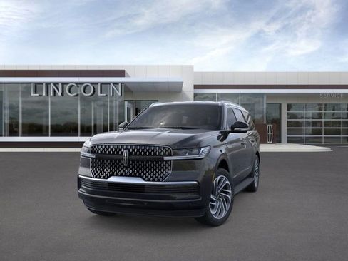 New 2026 Lincoln Navigator Premiere image 2