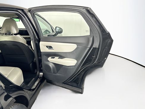 Used 2024 Nissan Ariya AWD image 32