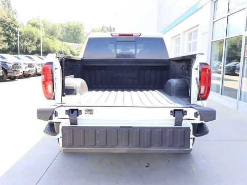 Used 2023 GMC Sierra 1500 AT4 w/ AT4 Preferred Package AWD/4WD image 36