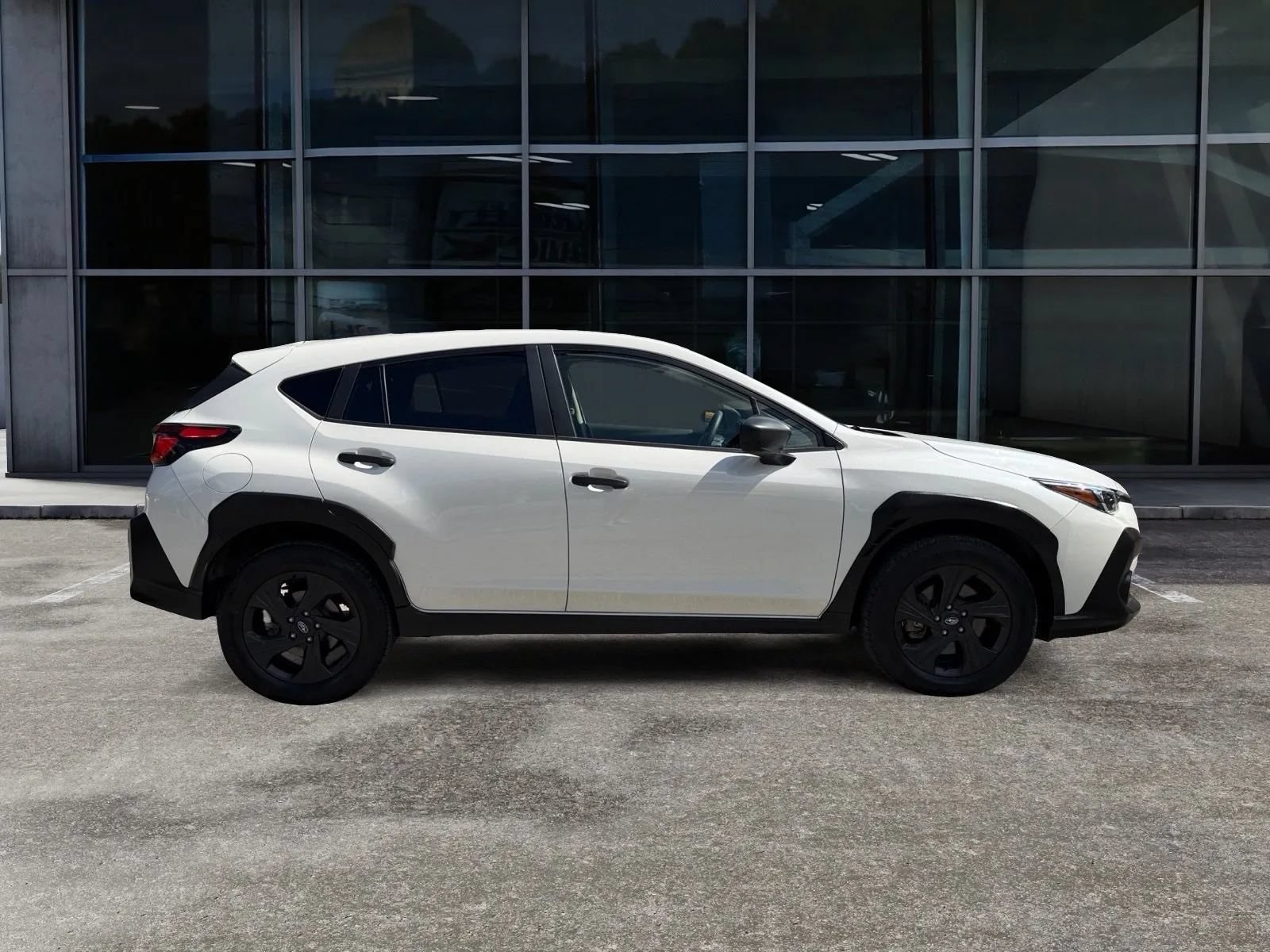 Used 2025 Subaru Crosstrek 2.0i AWD/4WD image 2