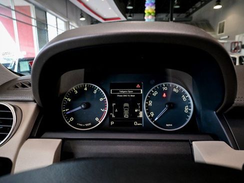 Used 2016 Land Rover LR4 HSE Silver Edition image 31