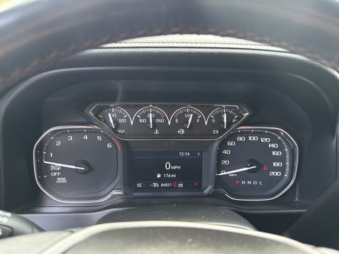 Used 2020 GMC Sierra 1500 AT4 w/ Driver Alert Package I AWD/4WD image 18