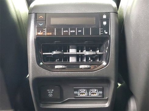 Used 2023 Jeep Grand Cherokee L Limited image 14