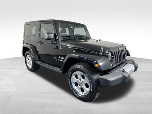 Used 2014 Jeep Wrangler Sahara w/ Connectivity Group AWD/4WD image 8