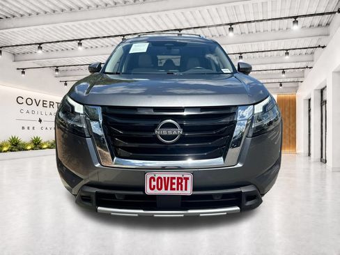 Used 2023 Nissan Pathfinder SL AWD/4WD image 3