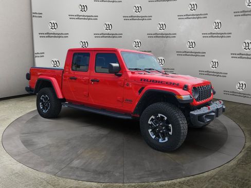 Used 2024 Jeep Gladiator Rubicon AWD/4WD image 7