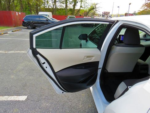 Used 2023 Toyota Corolla LE image 15