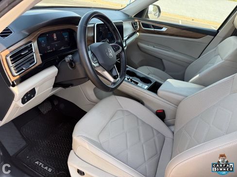 Used 2025 Volkswagen Atlas SE FWD image 22