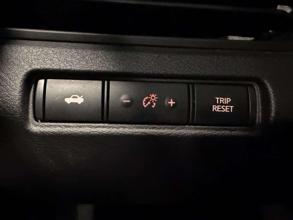Used 2021 Nissan Altima 2.5 SR w/ SR Premium Package FWD image 39