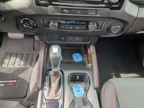 Used 2024 Nissan Frontier PRO-4X w/ Technology Package image 18