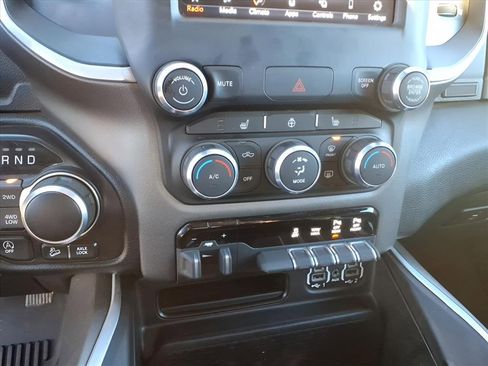 Used 2021 RAM 1500 Big Horn image 16