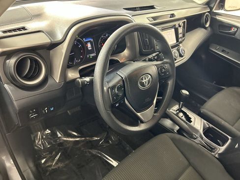 Used 2018 Toyota RAV4 LE w/ Carpet Mat Package FWD image 12