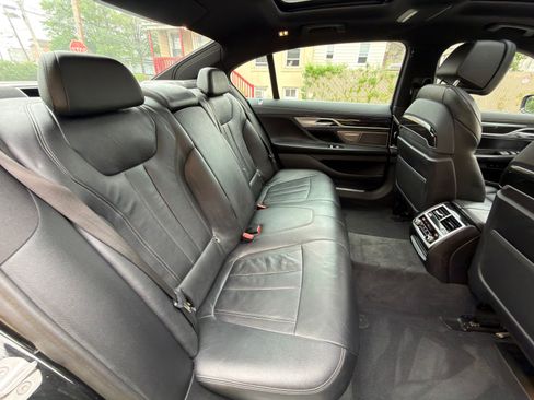 Used 2019 BMW 740i xDrive w/ M Sport Package AWD/4WD image 28