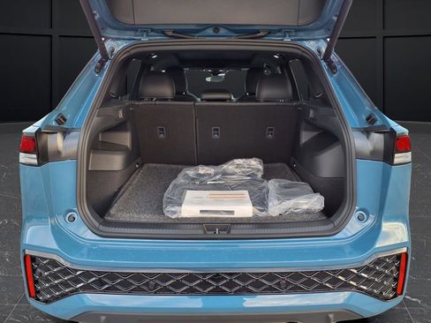 New 2026 Volkswagen Tiguan SE R-Line image 10