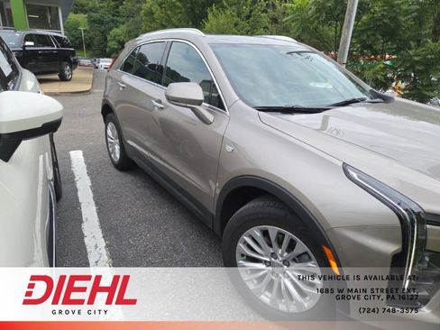 Used 2024 Cadillac XT4 Luxury w/ Cold Weather Package AWD/4WD image 4