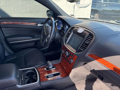 Used 2014 Chrysler 300 AWD image 26