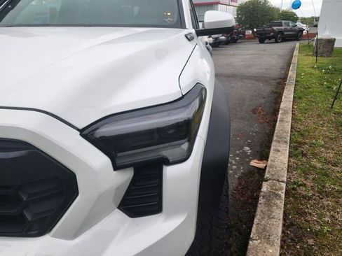 New 2026 Toyota Tacoma 4x4 Double Cab Hybrid image 10