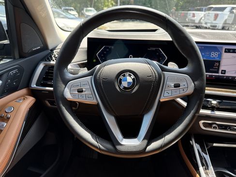 Used 2024 BMW X7 xDrive40i w/ Premium Package AWD/4WD image 21