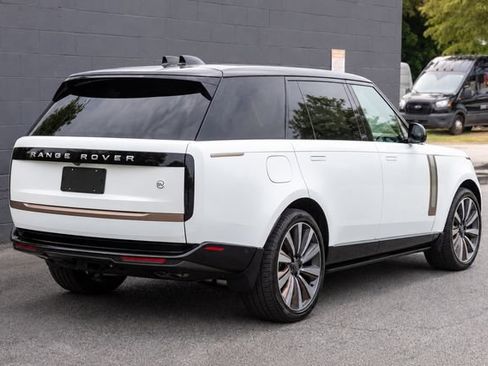 Used 2024 Land Rover Range Rover SV AWD/4WD image 7