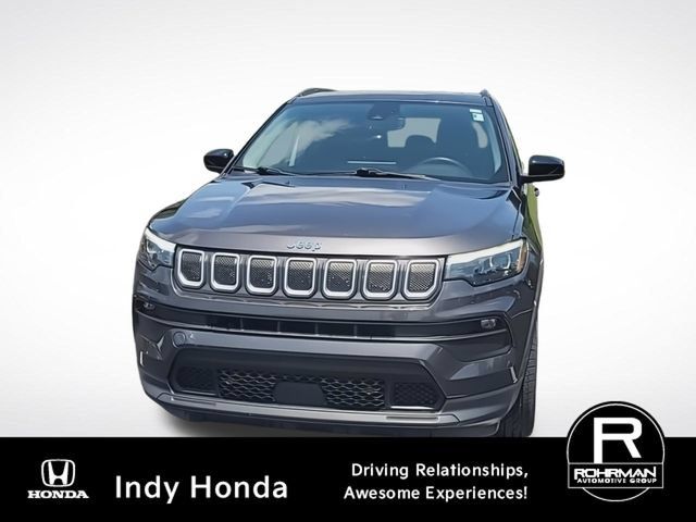 Used 2022 Jeep Compass Latitude w/ Sun and Sound Group AWD/4WD image 3
