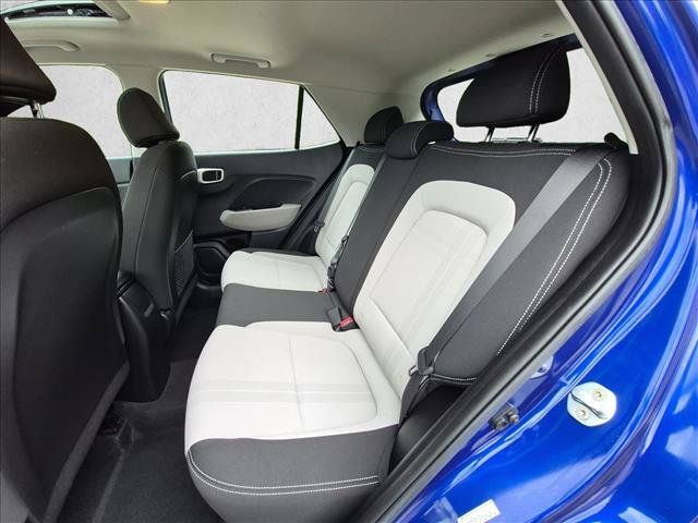 Used 2022 Hyundai Venue SEL FWD image 22