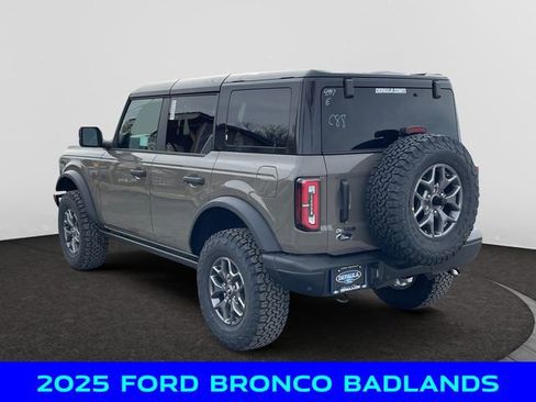 New 2025 Ford Bronco Badlands image 3
