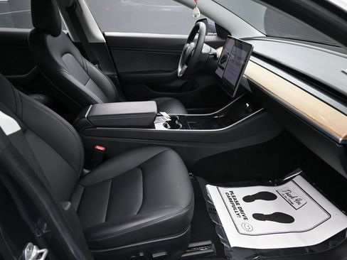 Used 2018 Tesla Model 3 Long Range image 34