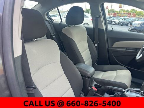 Used 2014 Chevrolet Cruze LS FWD image 5