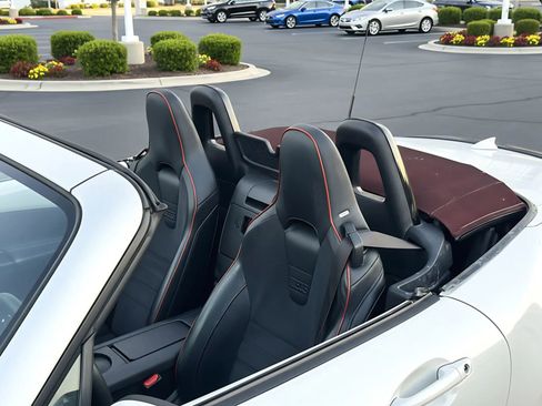 Used 2018 MAZDA MX-5 Miata Club w/ Brembo/BBS Recaro Package image 12