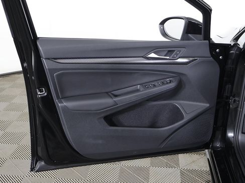 Used 2025 Volkswagen Golf R Black Edition image 27